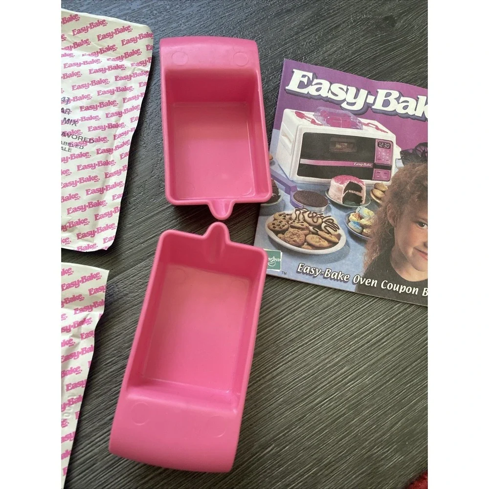 Vintage Easy-Bake Oven & Snack Center Original Hasbro 1997 Mixes & Dishes Only